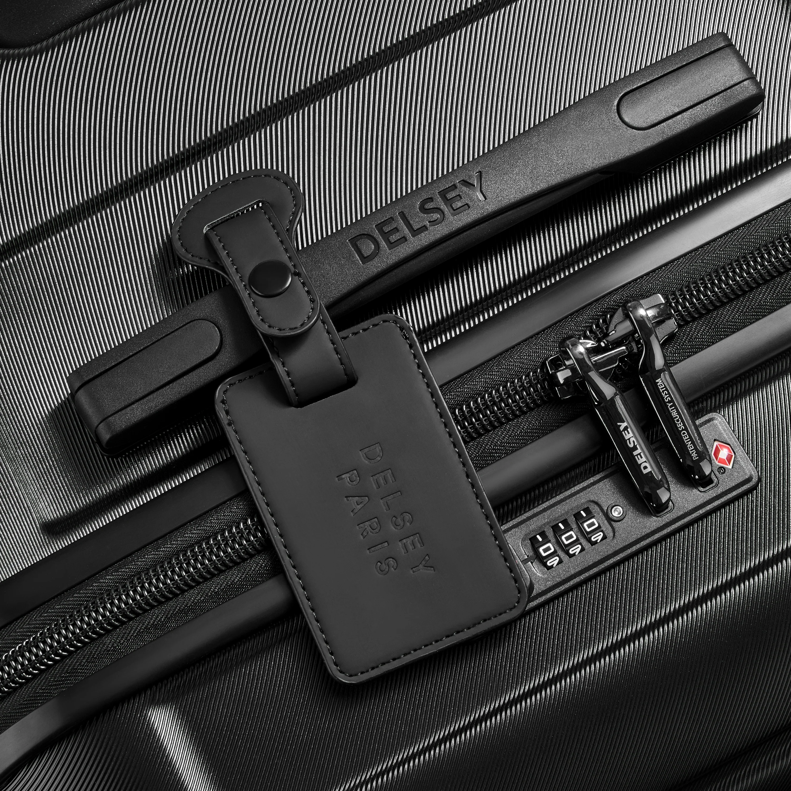 TRAVEL ACCESSORIES - Image 3